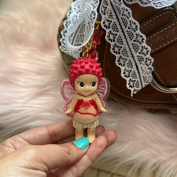 Coach Vintage Tan and Brown Signature Shoulder Bag - Picture 6 of 16